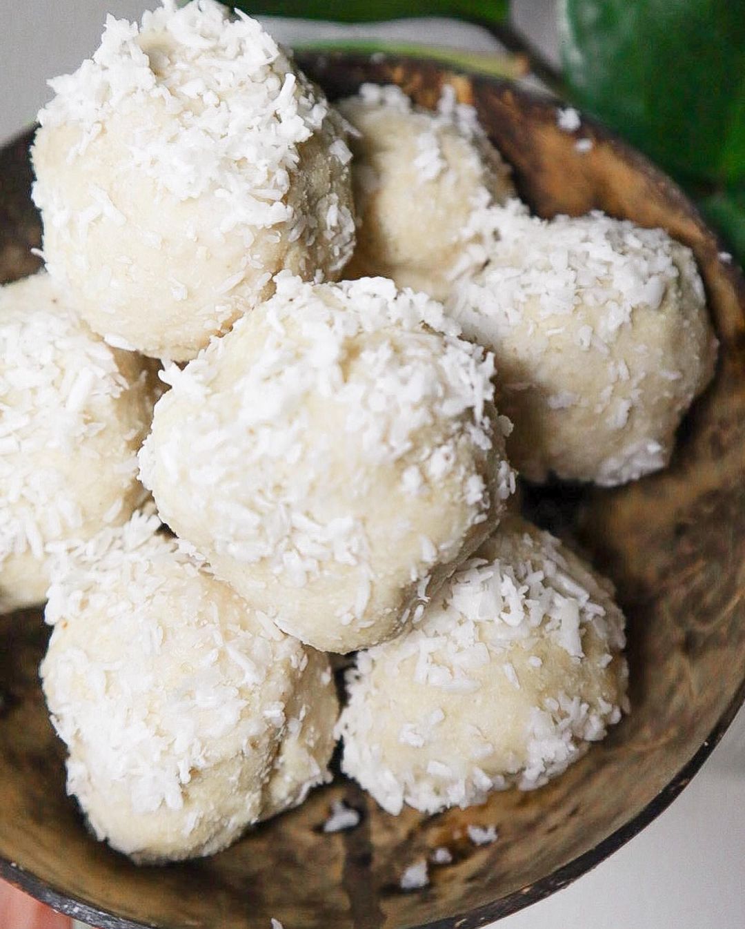 Healthy Coconut Cake Pops