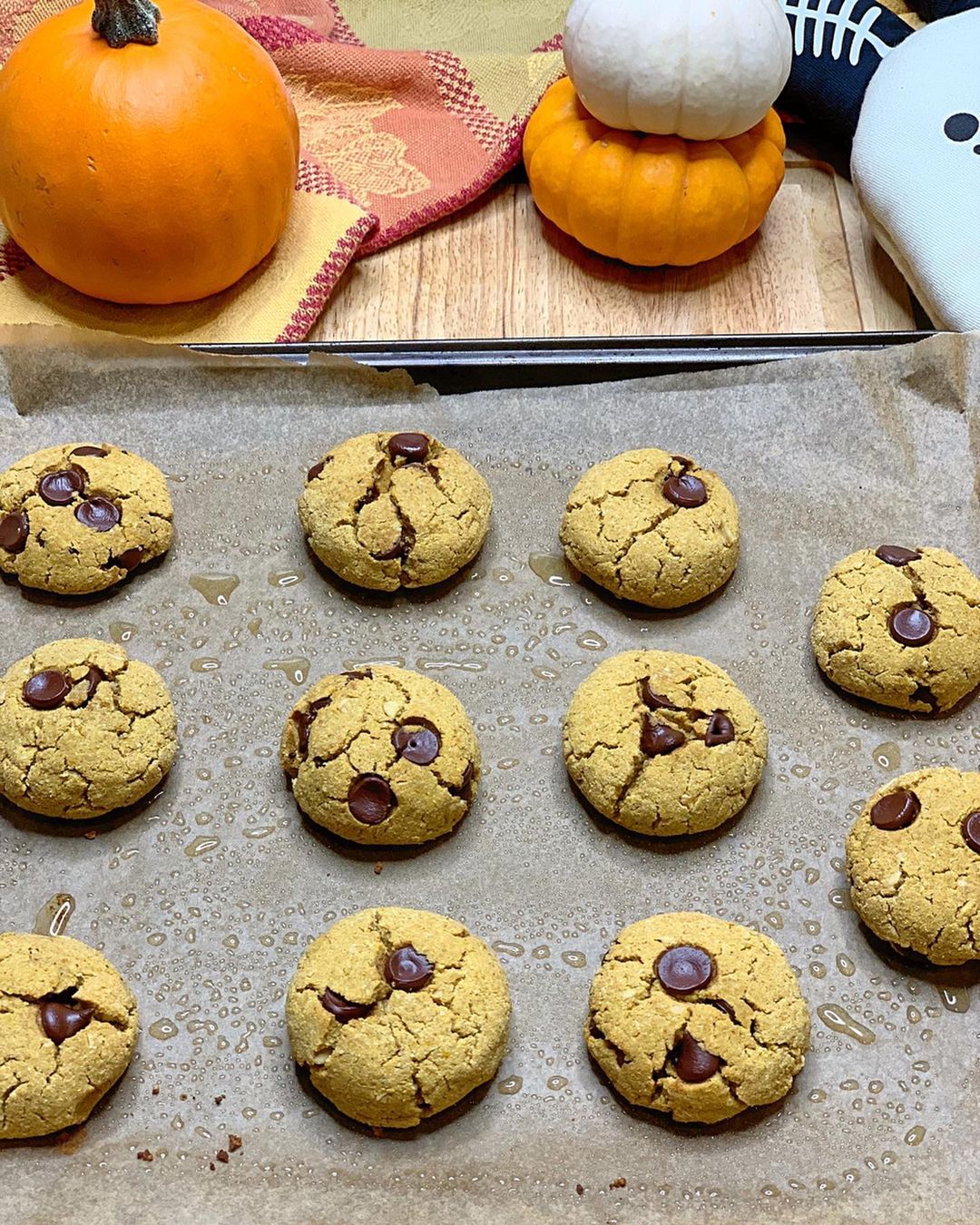 Vegan Pumpkin Chocolate Chip Cookies