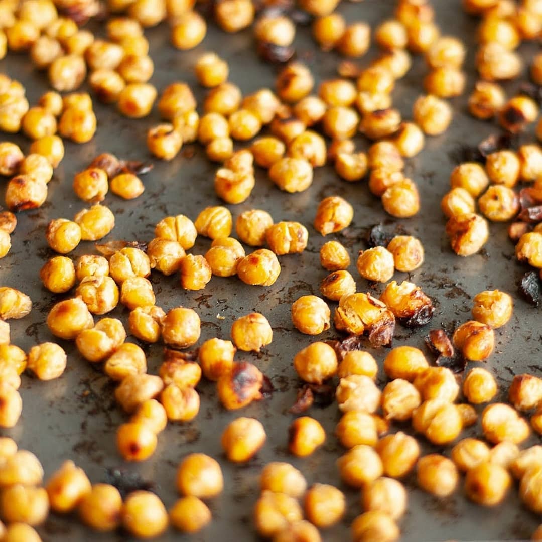 Lemon and Garlic Roasted Chickpeas