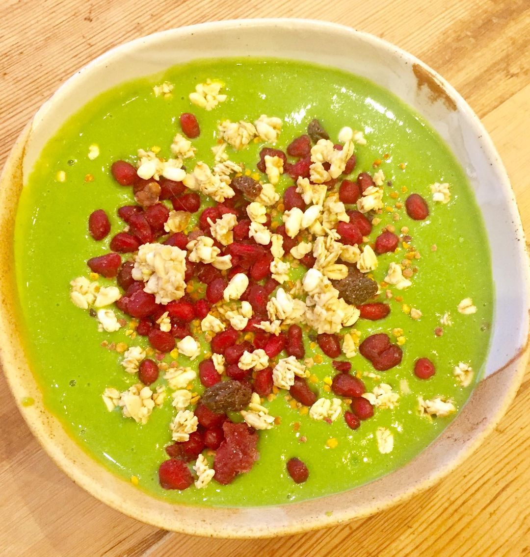 Healthy Matcha Smoothie Bowl