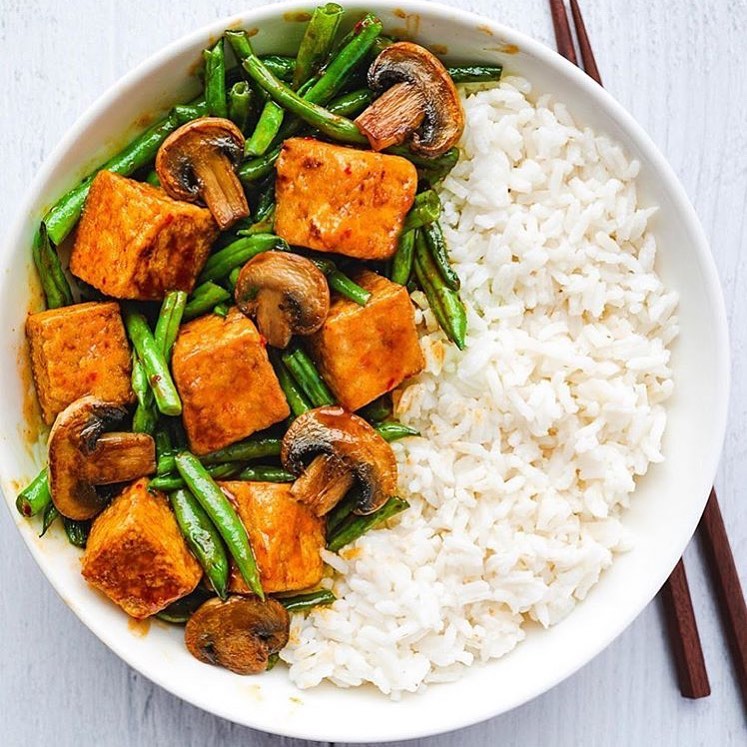 Crispy Tofu Stir-Fry with Mushrooms and Green Beans