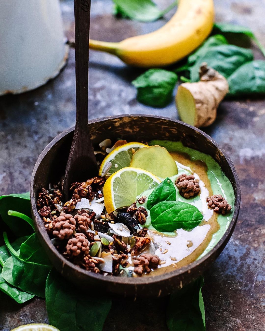 Lemon and Ginger Green Smoothie Bowl