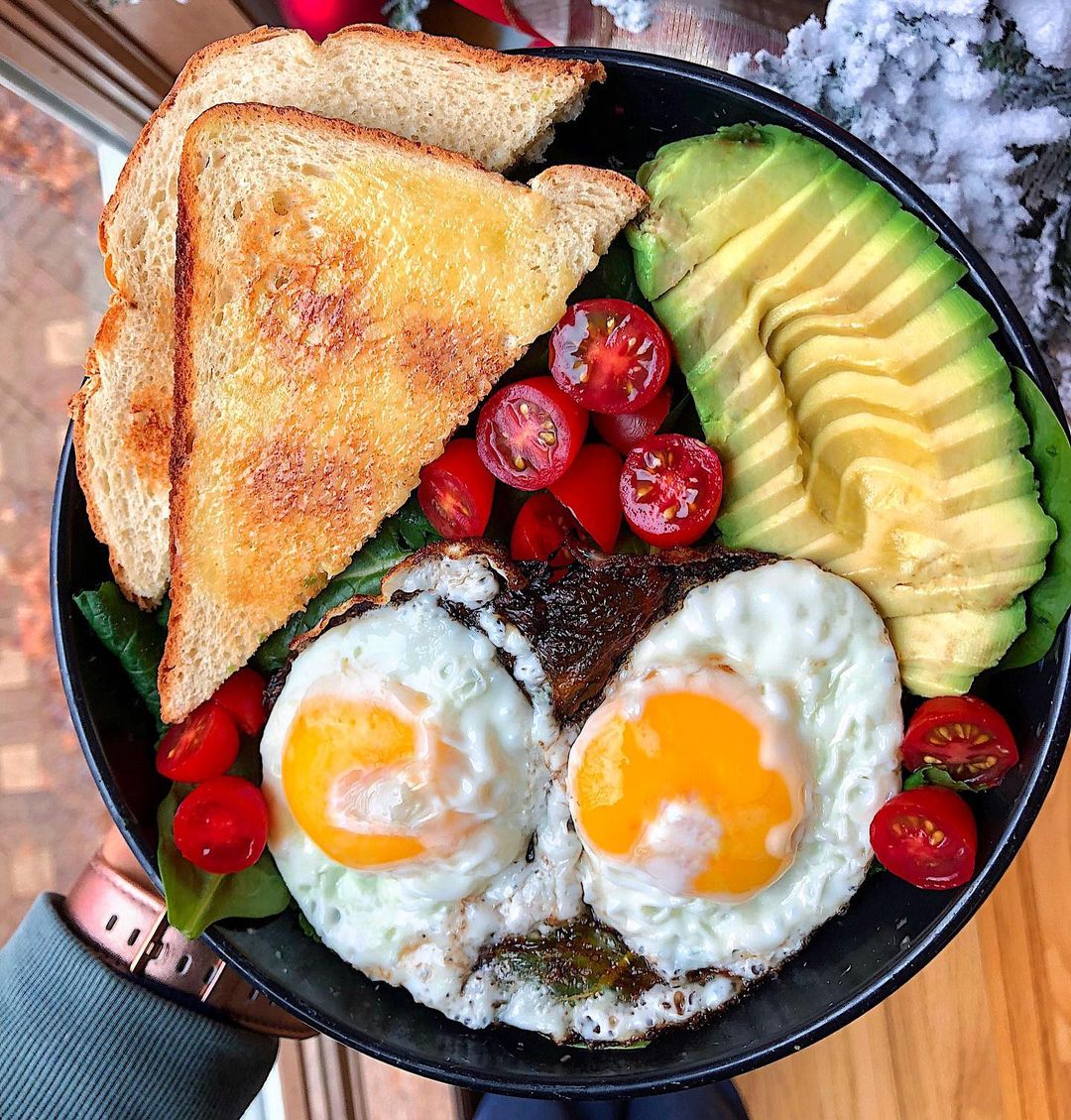 Easy 10-Minute Fried Eggs with Avocado and Sourdough