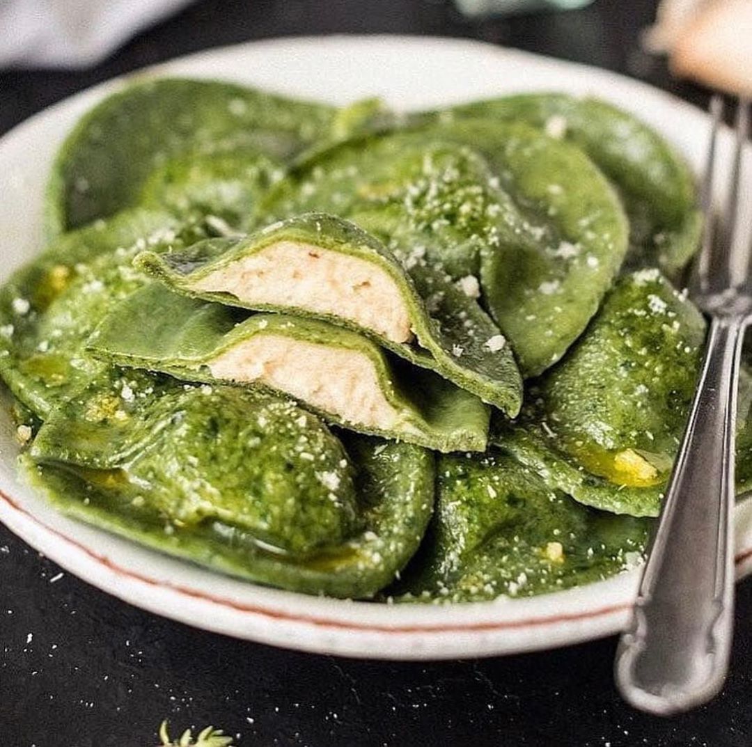 Spinach Ravioli with Cashew Truffle Filling