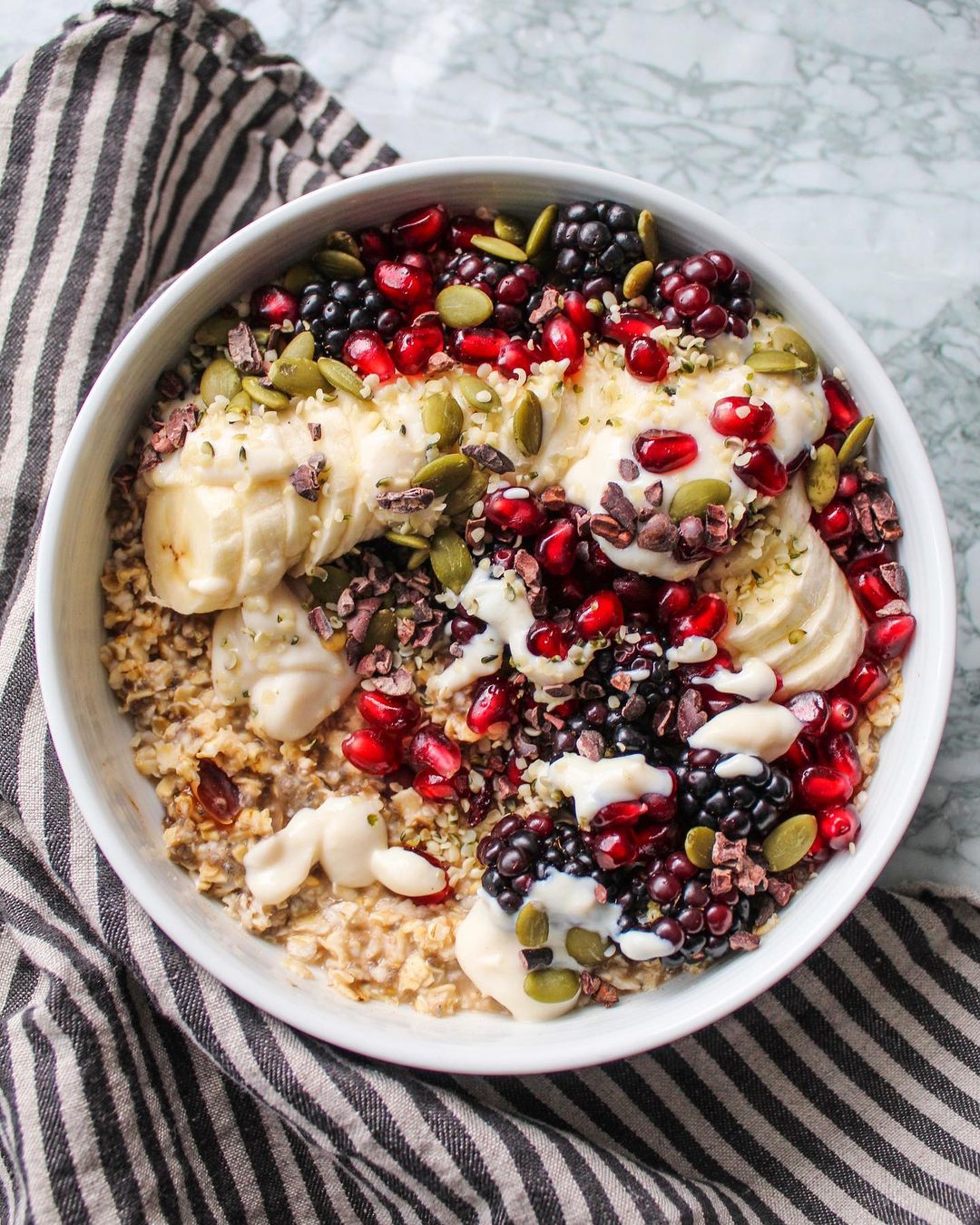 Quick Oats with Dates and Chia Seeds