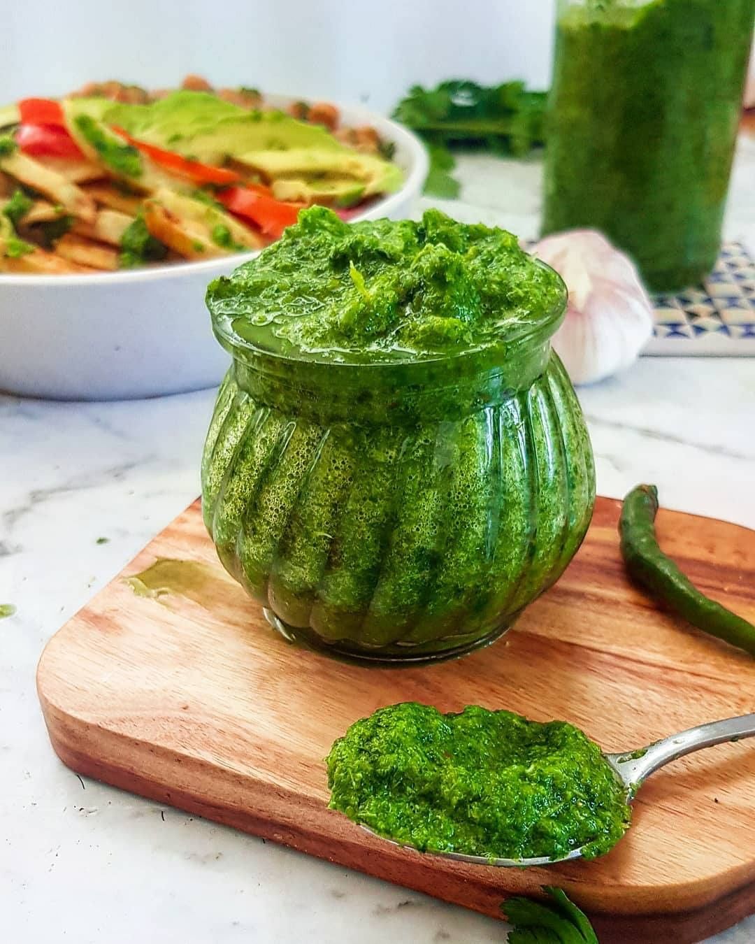 Spicy Coriander Sauce with Garlic and Chilies