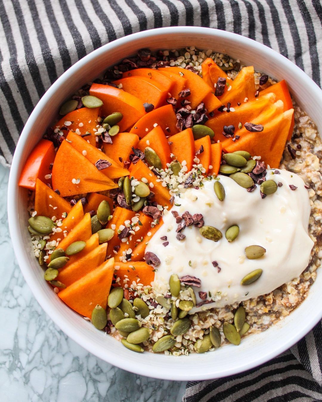 Instant Oats with Persimmon Toppings