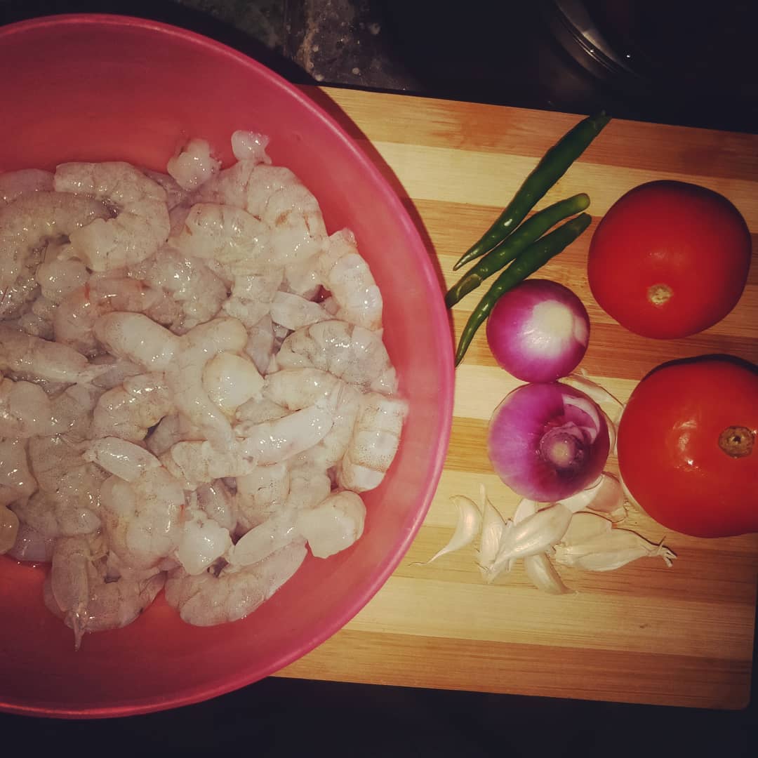 Spicy Prawn Curry with Tomato Puree and Roti