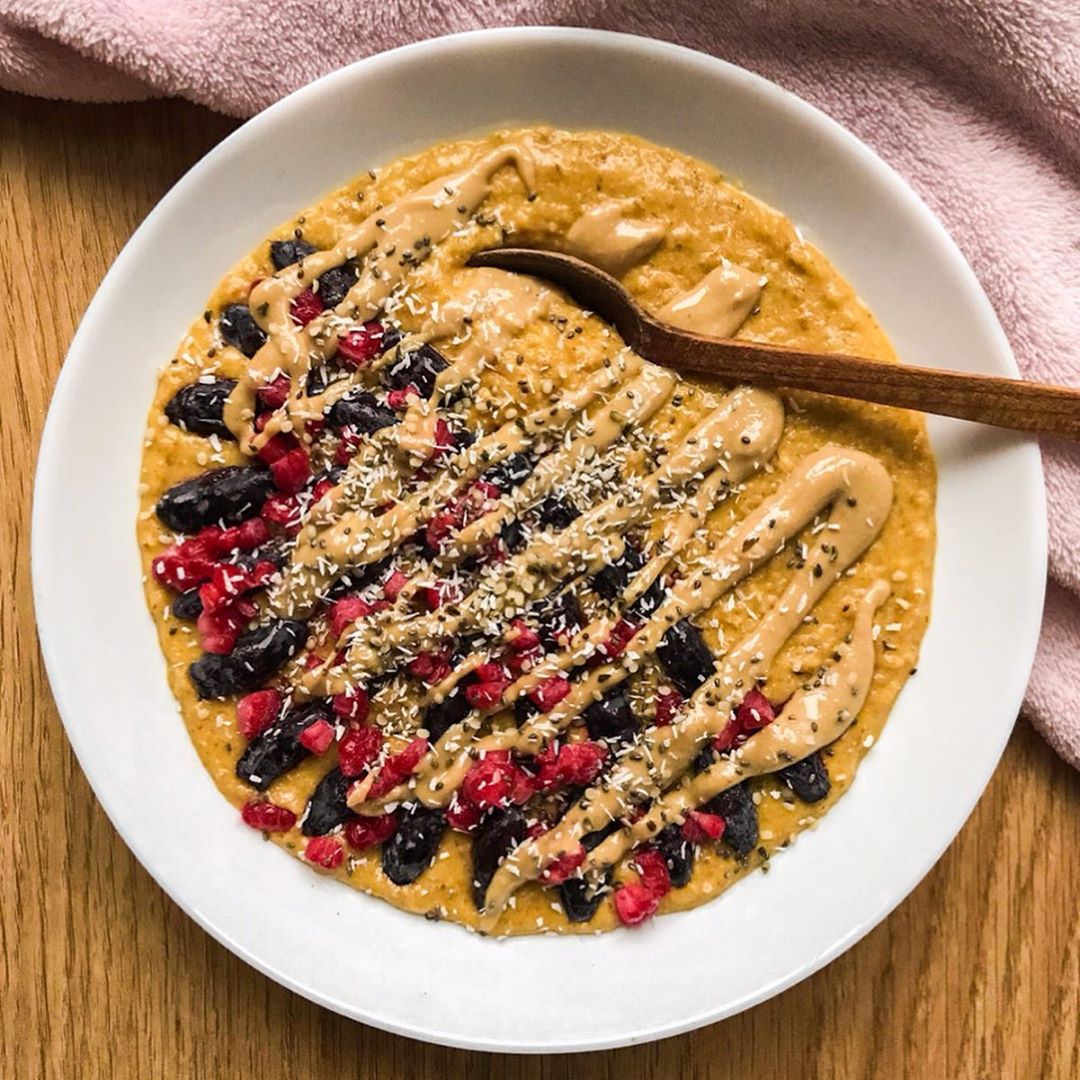 Vegan Oat and Fruit Smoothie Bowl