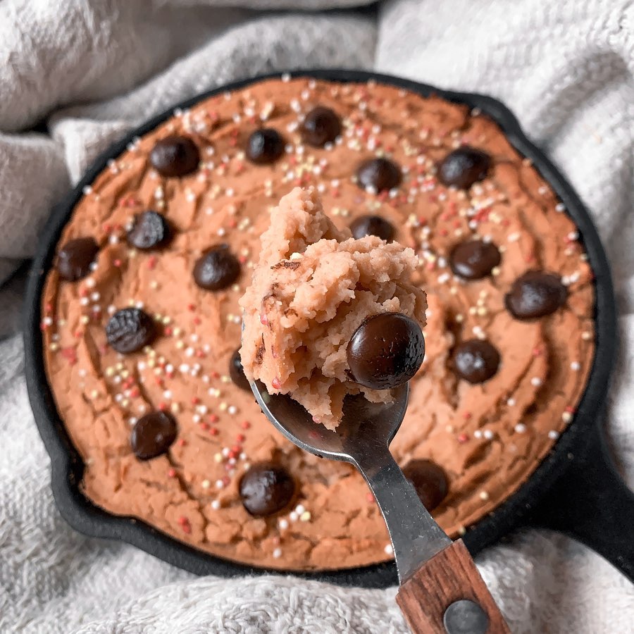 Christmas Cookie Chickpea Skillet