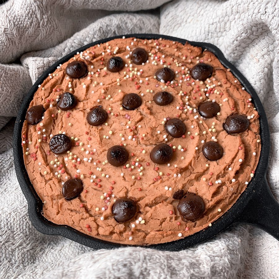 Christmas Cookie Chickpea Skillet