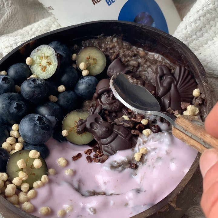 Choco Blueberry Oats with Almond Milk Yogurt