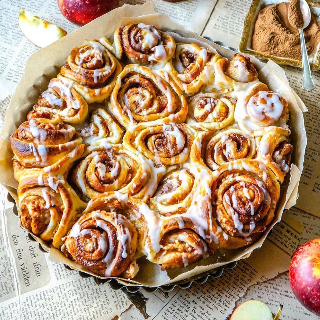 Vegan Apple Pie Cinnamon Rolls