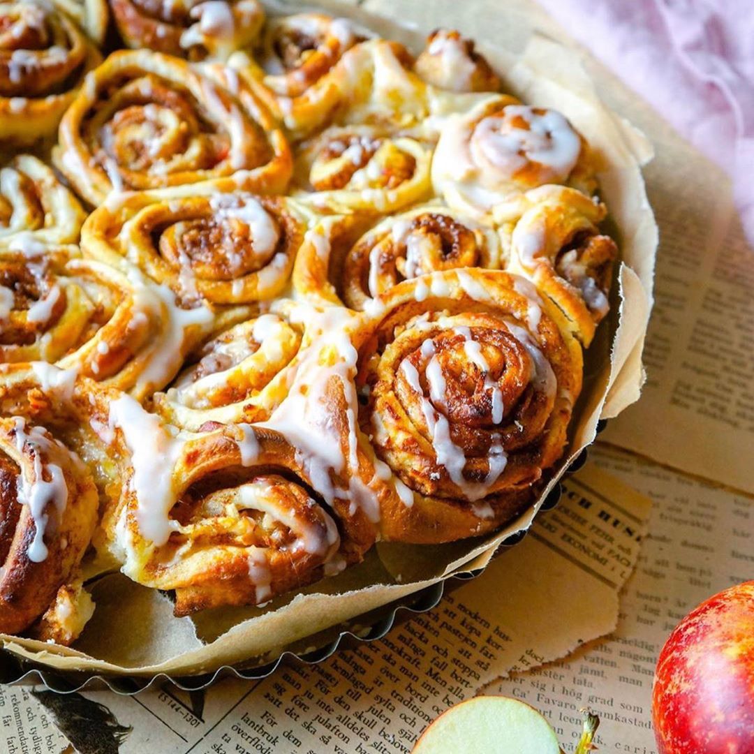 Vegan Apple Pie Cinnamon Rolls