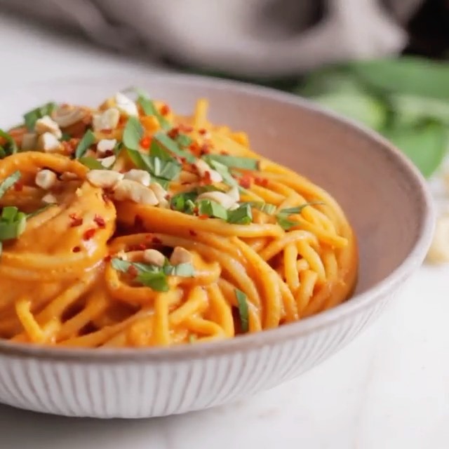 Roasted Red Pepper Pasta with Cashews and Herbs