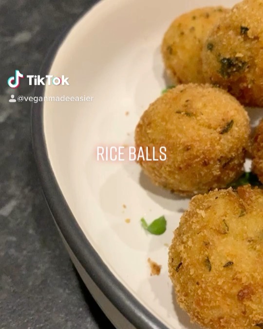 Delicious Quick Rice Balls with Vegetables