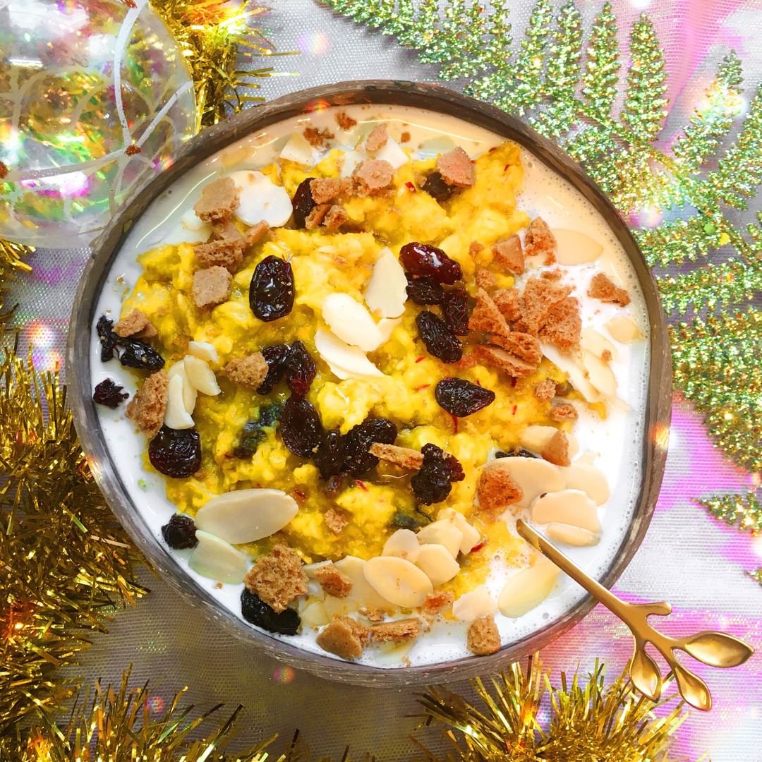 Saffron Raisin and Gingerbread Oats
