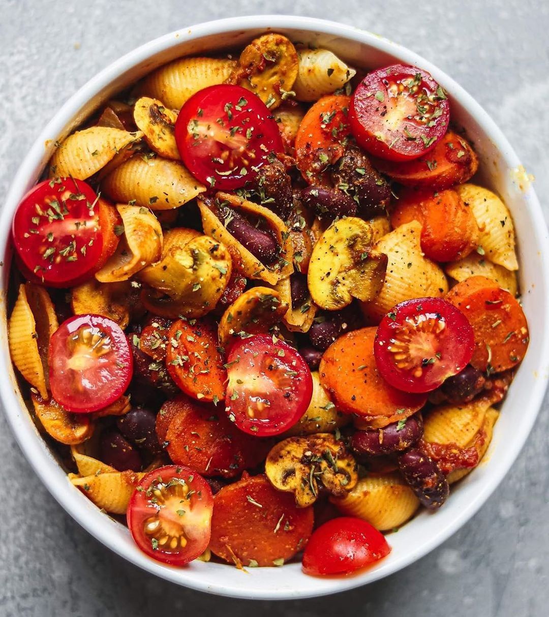 Simple Tomato Pasta with Kidney Beans
