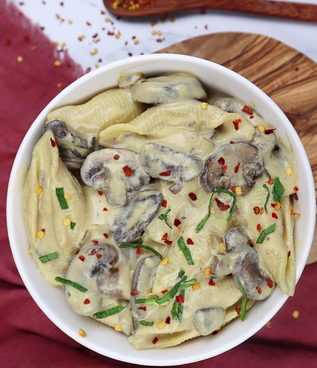 Healthy Vegan Alfredo Pasta Dish