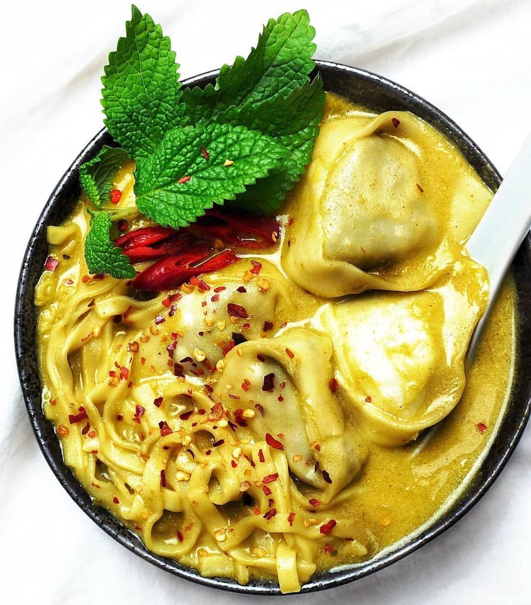 Curry Soup with Wontons and Noodles
