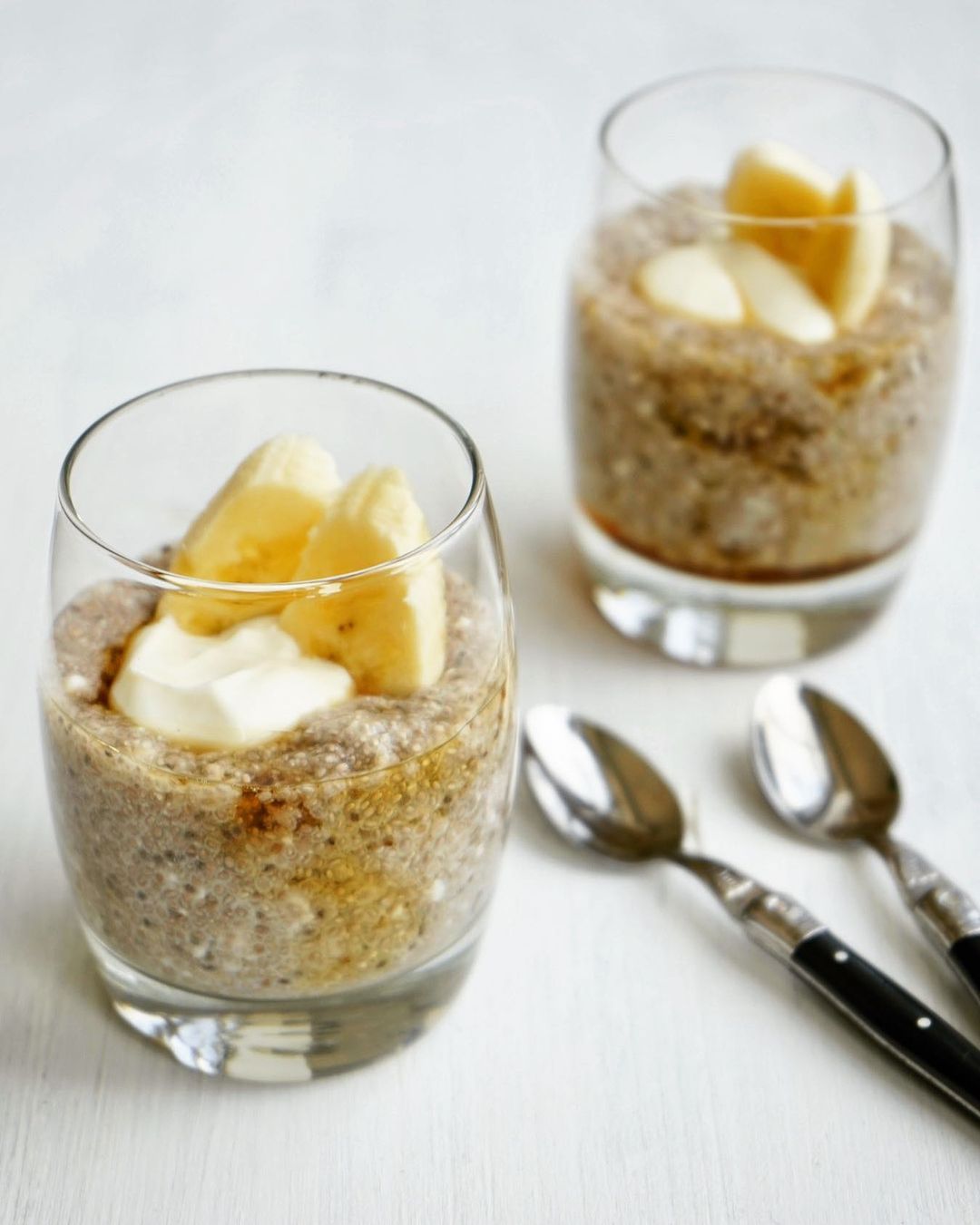 creamy banana chia pudding