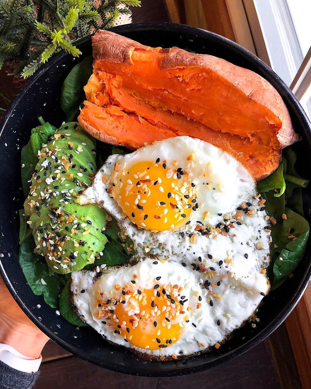 Easy Savory Breakfast Bowl with Eggs Avocado