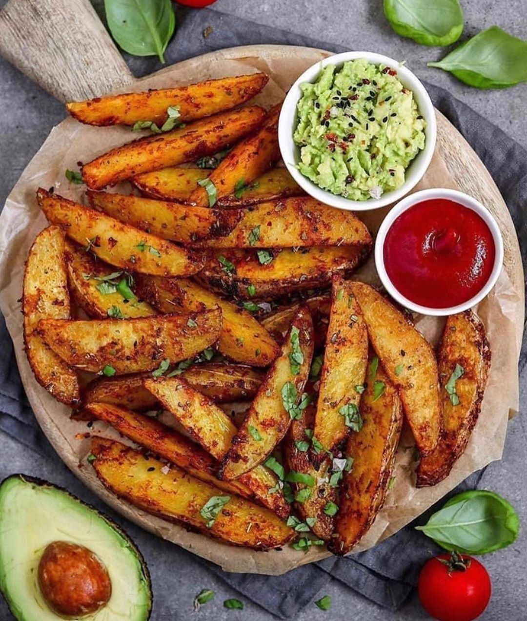 Crispy Oven-Baked Potato Wedges
