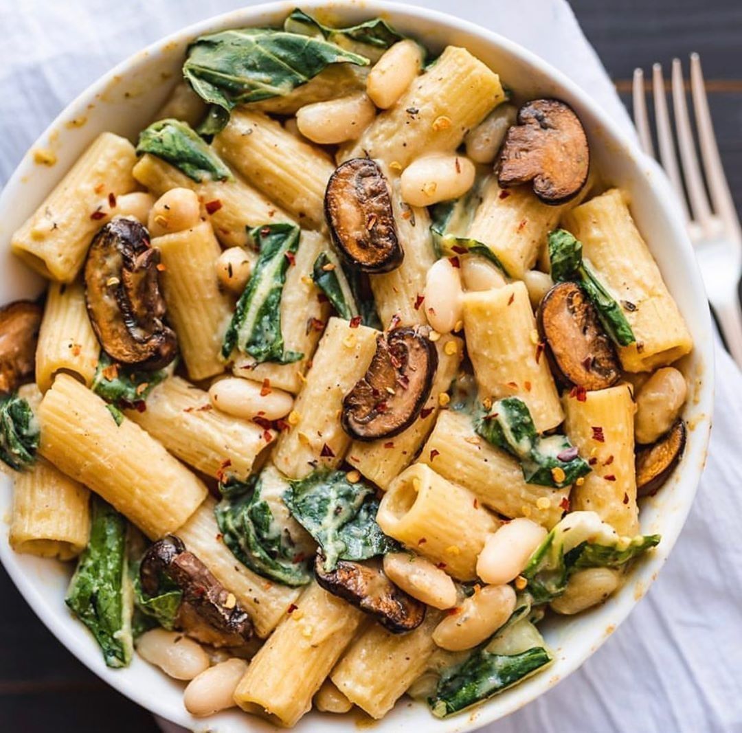 Cheesy Pasta with White Beans and Greens