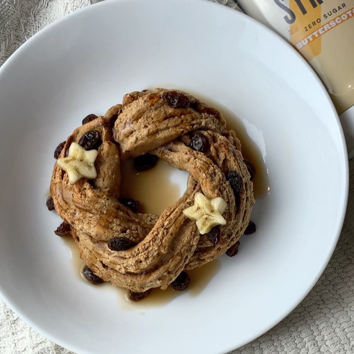 Cinnamon Wreath Protein Roll