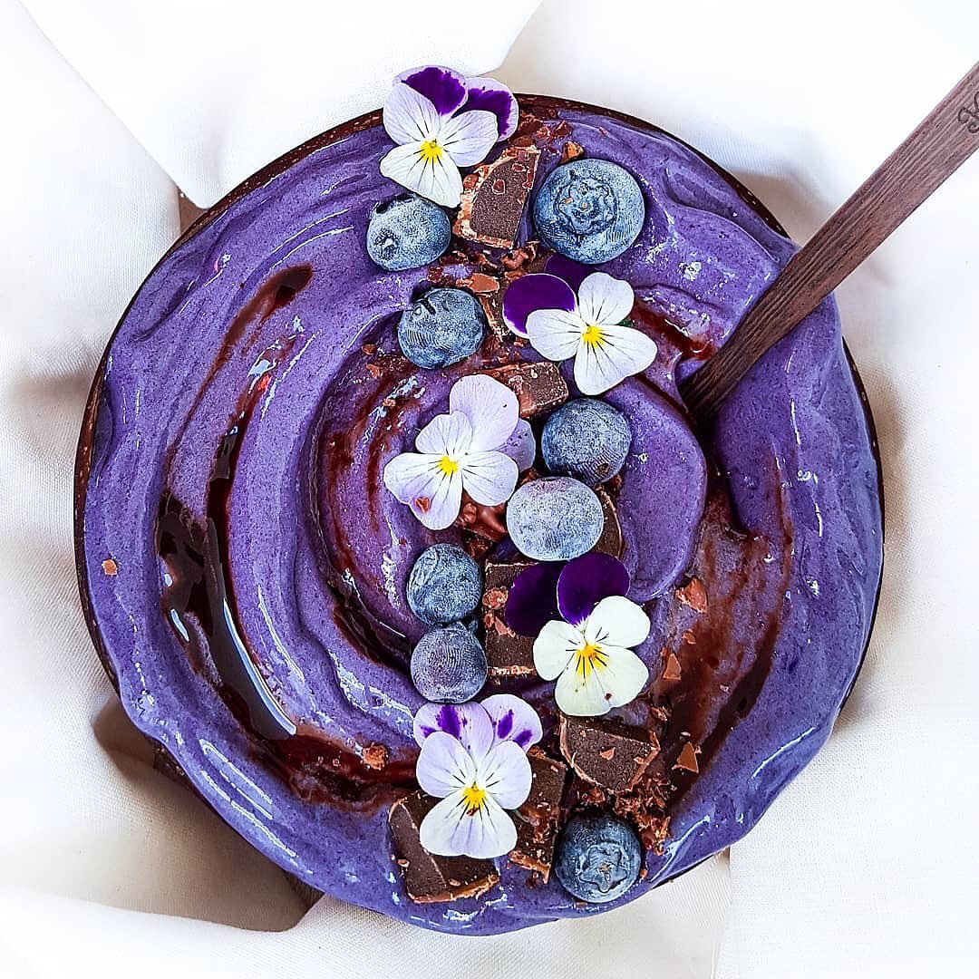 Acai Berry Nicecream Bowl
