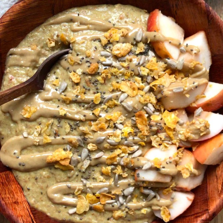 Creamy Oatmeal Bowl with Frozen Fruits