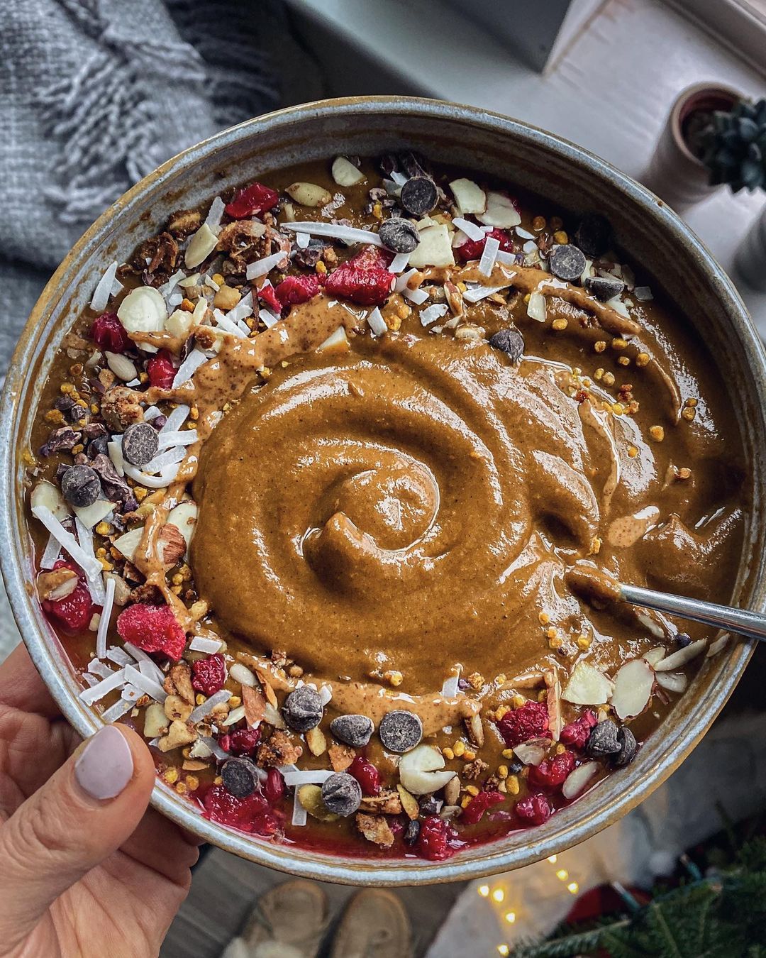 Almond Butter Chocolate Smoothie Bowl