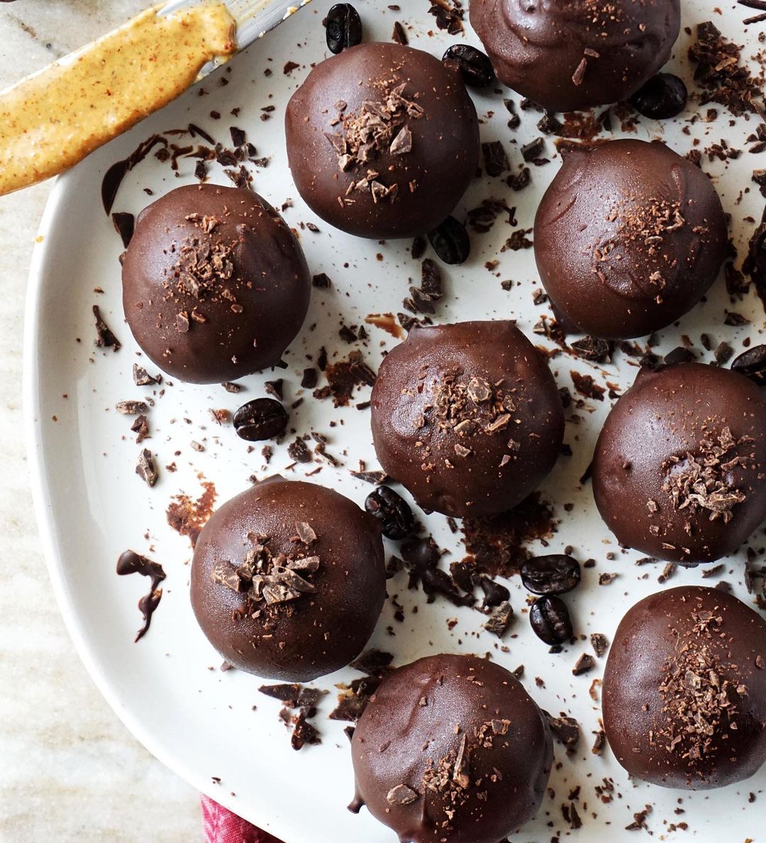 Ultra Healthy Vegan Brownie Bites for Breakfast