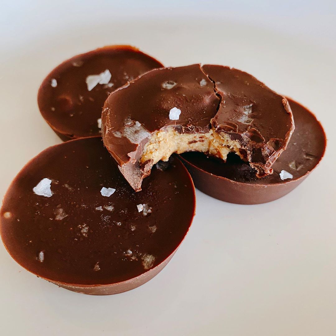 Easy Vegan Chocolate Cups with Nut Butter