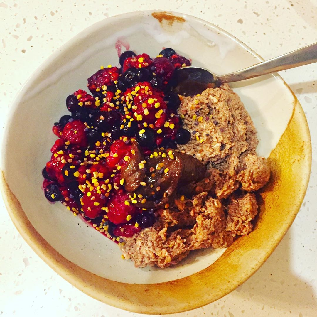Overnight Chocolate Chia Oats Breakfast