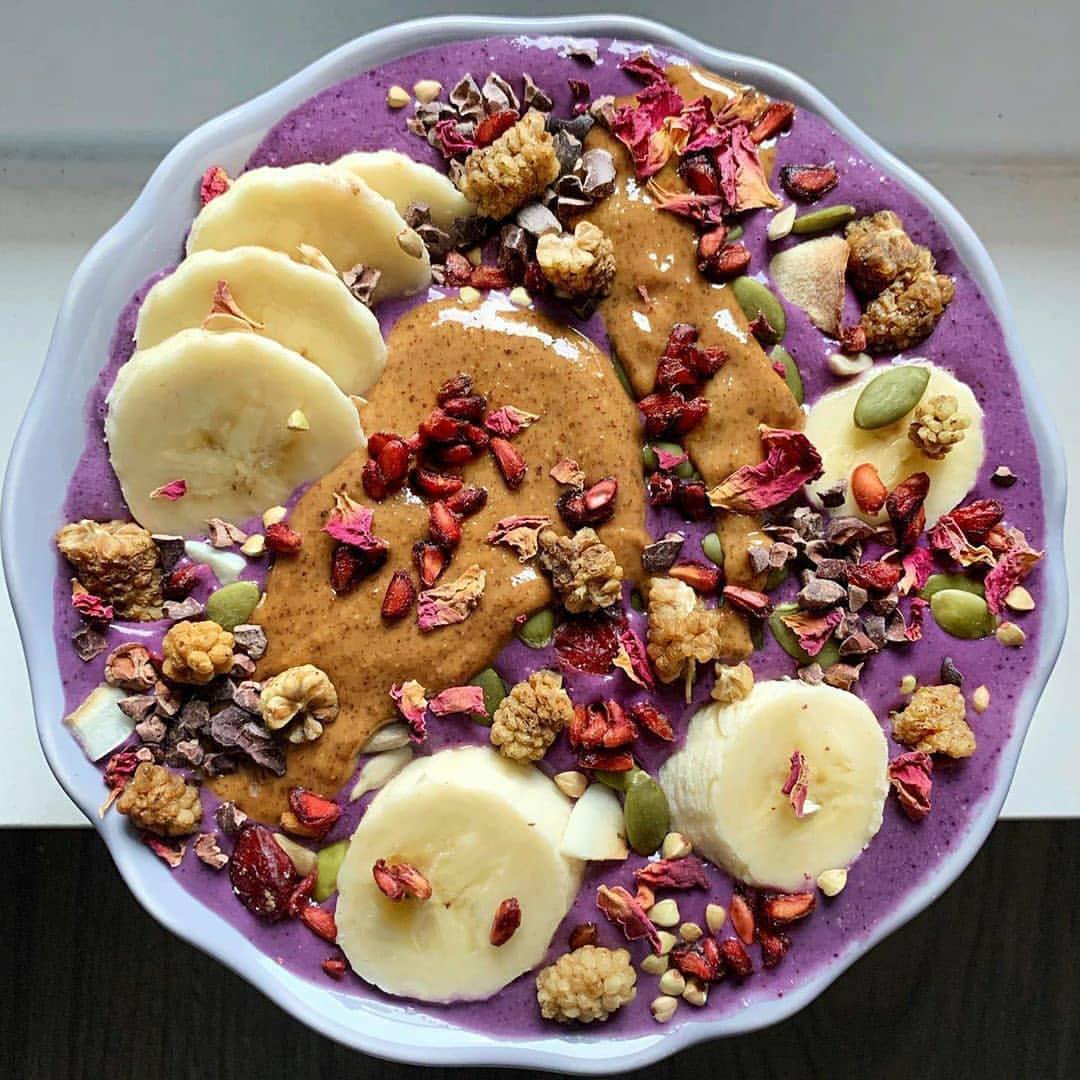 Healthy Vegan Berry Smoothie Bowl