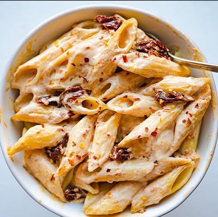 Creamy Sun-Dried Tomato and Hummus Tahini Pasta