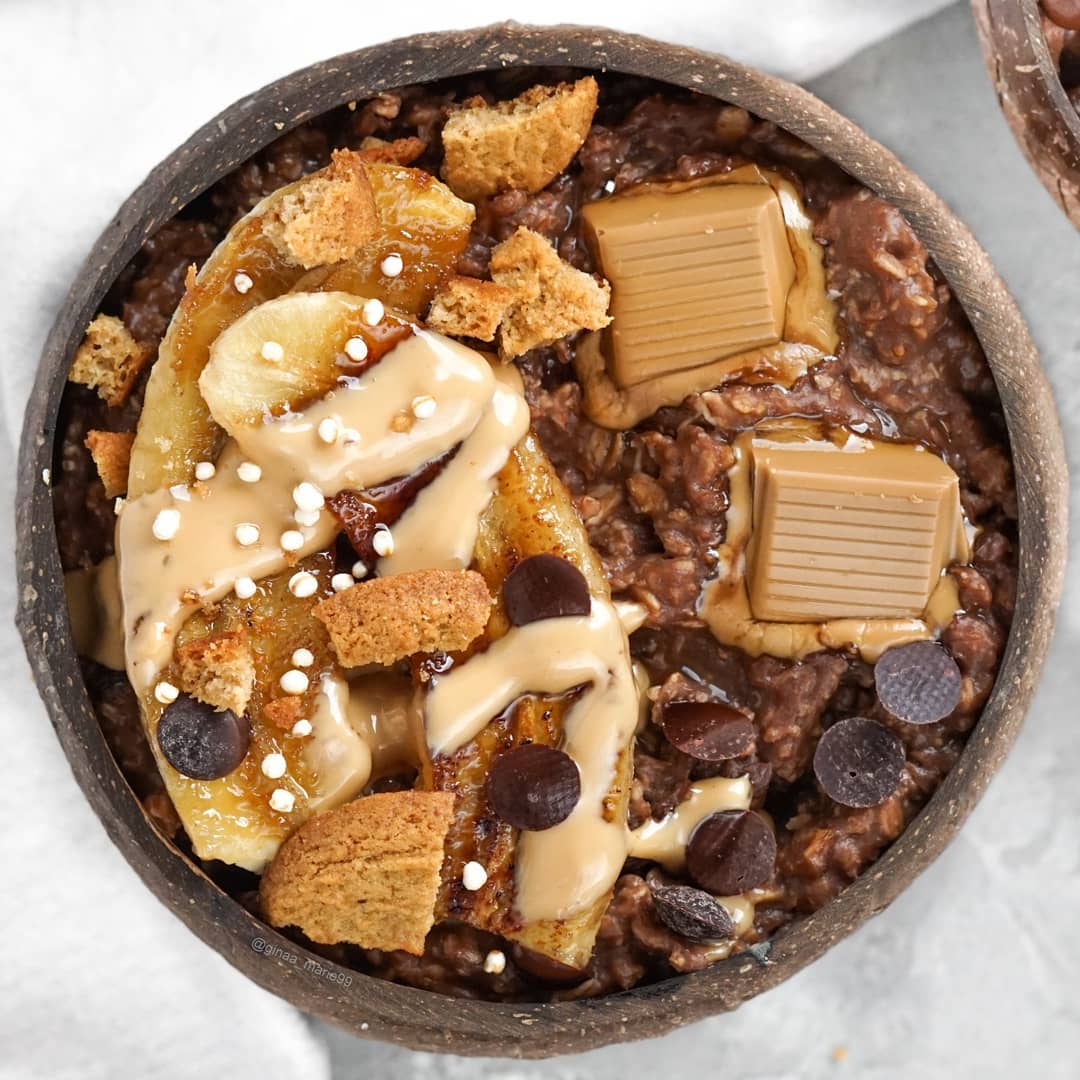 Chocolate Proats with Caramelized Bananas