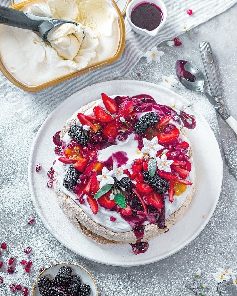 Vegan Pavlova with Aquafaba Meringue