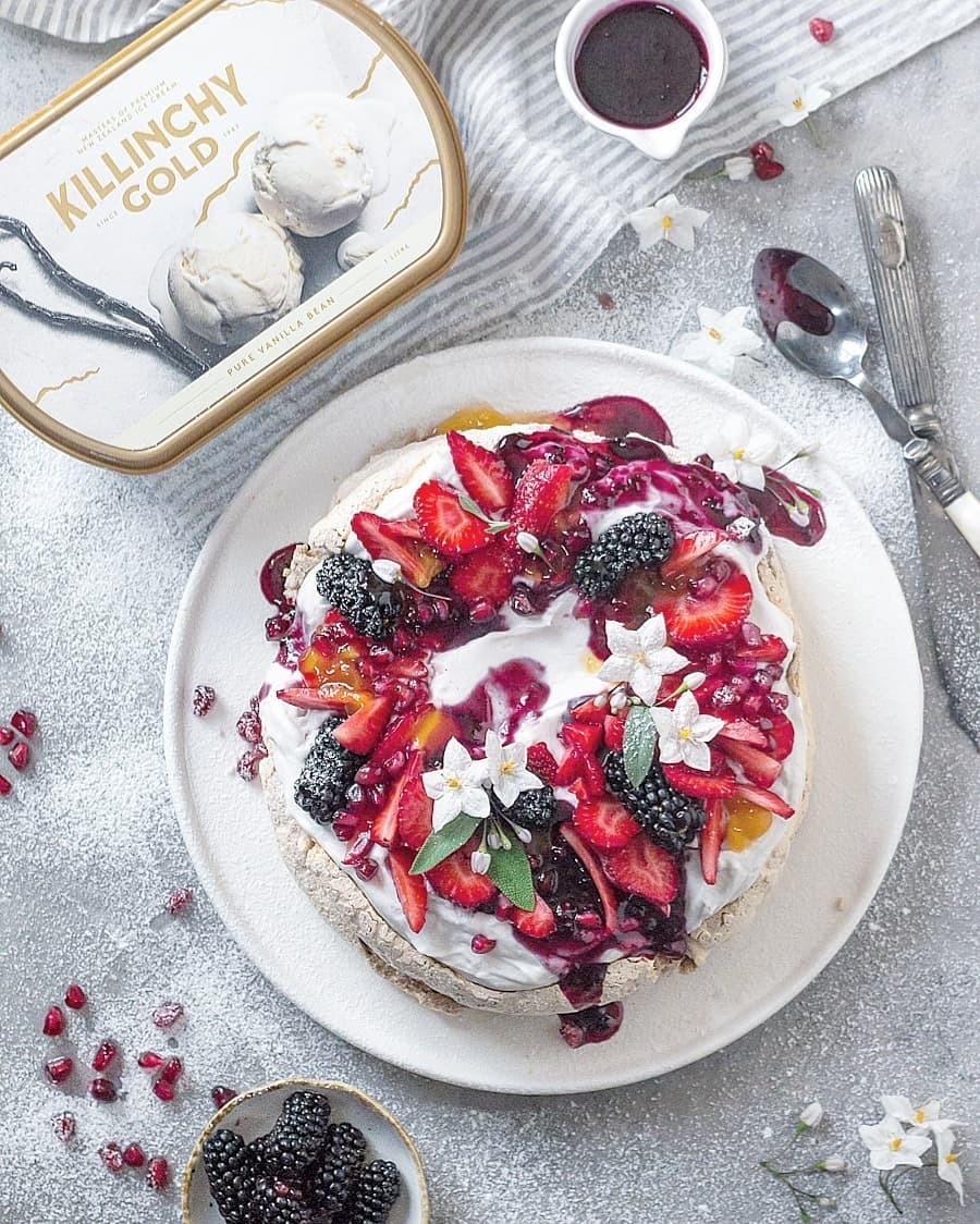 Vegan Pavlova with Aquafaba Meringue