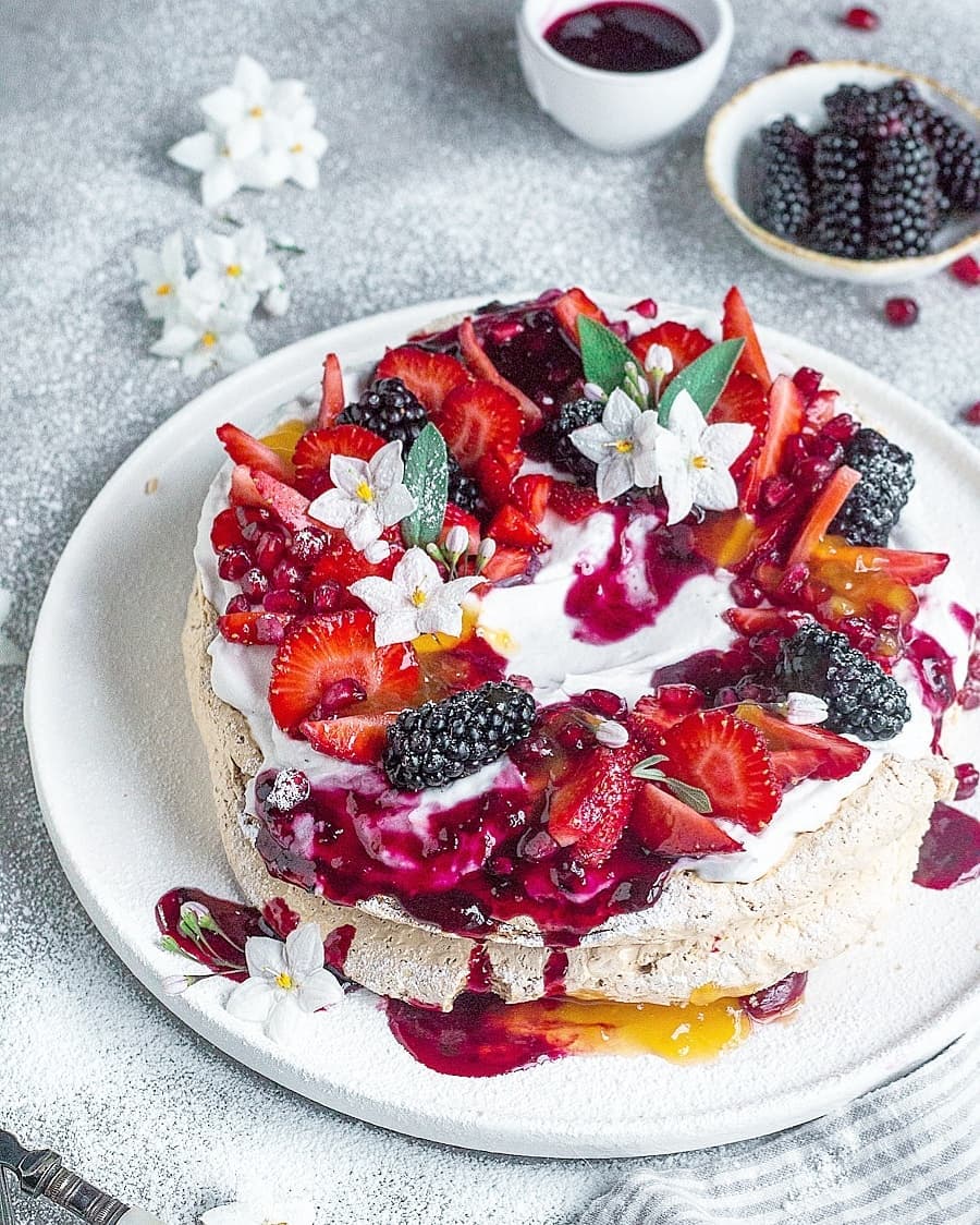 Vegan Pavlova with Aquafaba Meringue