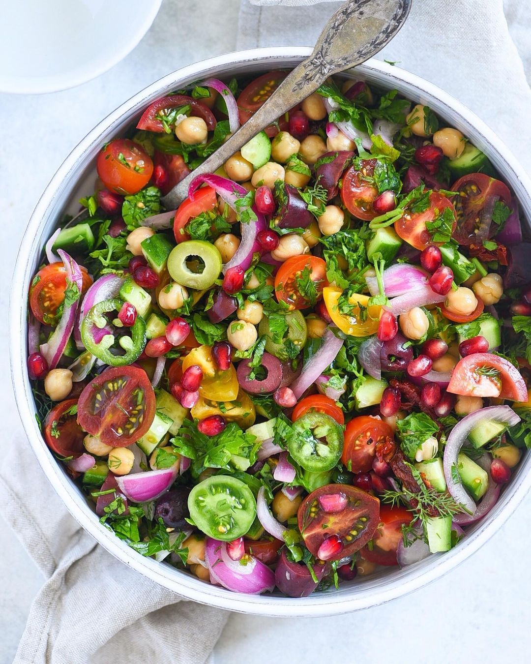 Easy Mediterranean Chickpea Salad