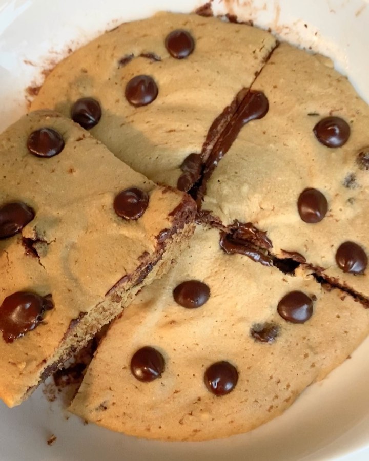 Quick and Fluffy Microwave Chocolate Chip Cookie