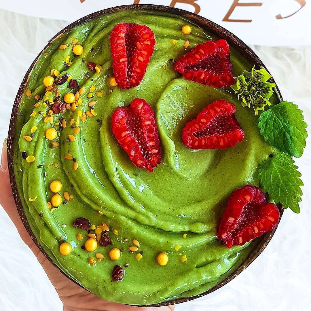 Green Smoothie with Banana and Spinach