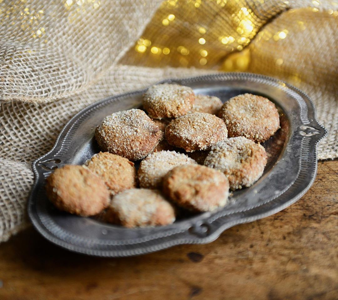 Almond Cookies Infused with Christmas Tea