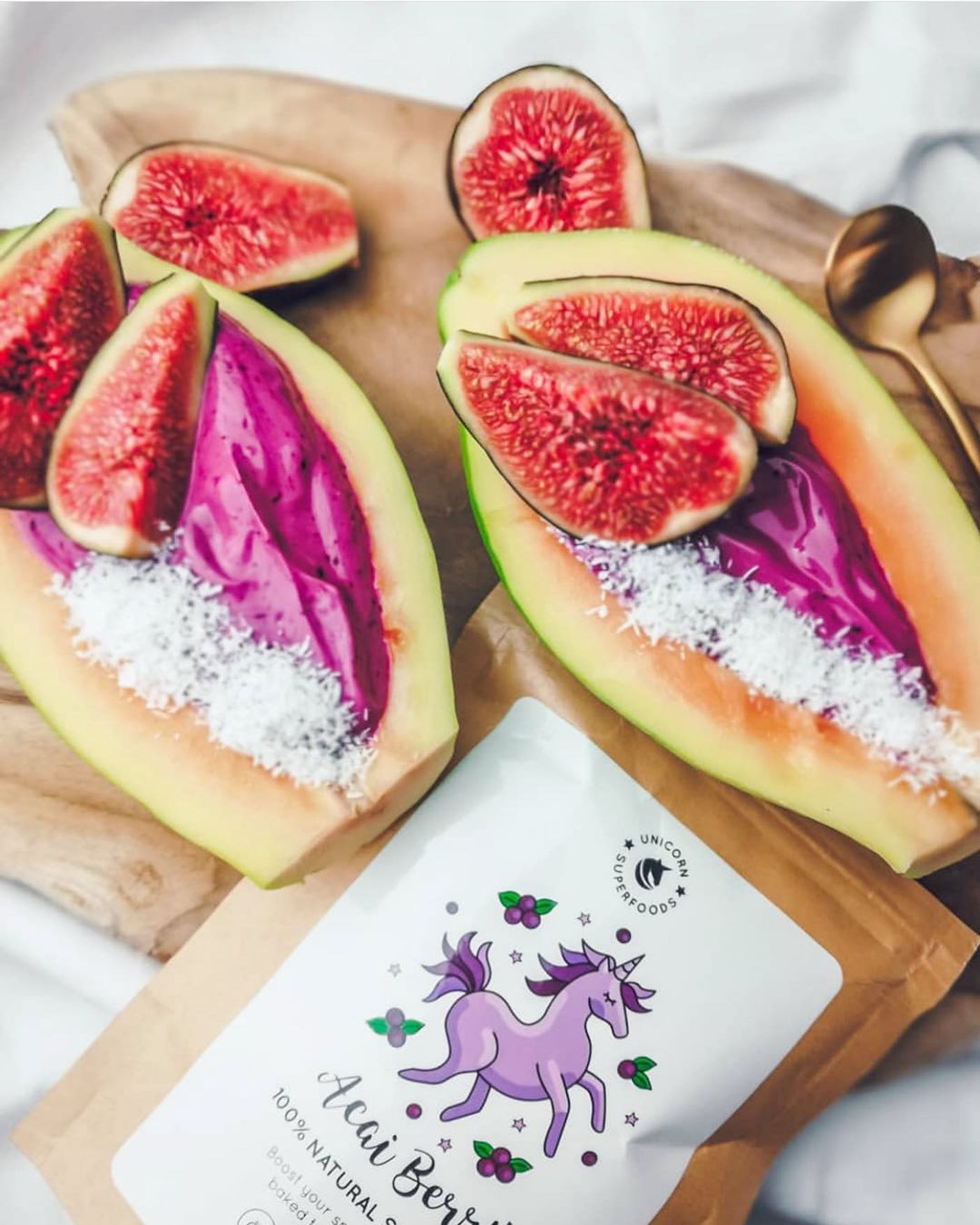 Papaya Boats with Yogurt and Toppings
