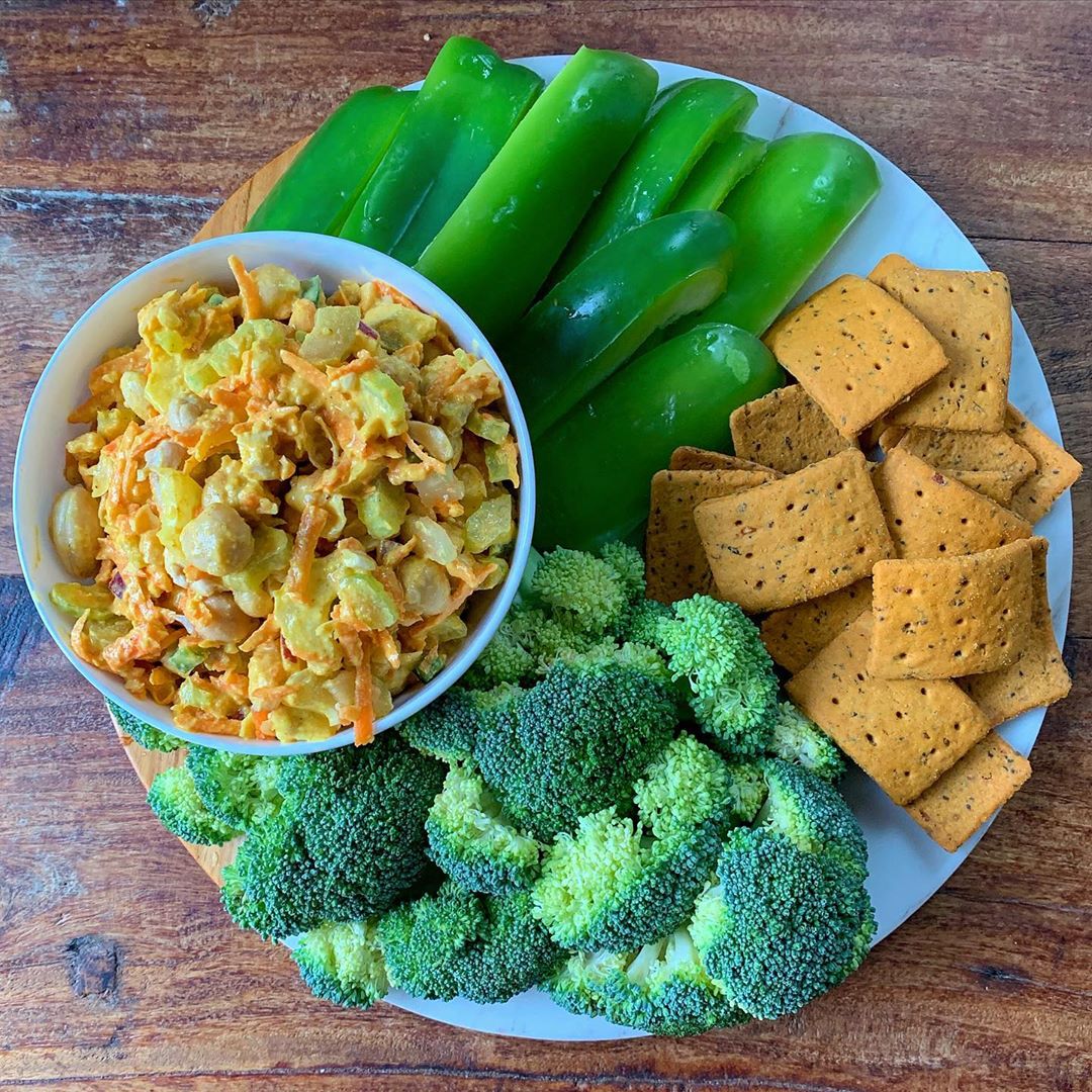 Yellow Curry Chickpea Dip