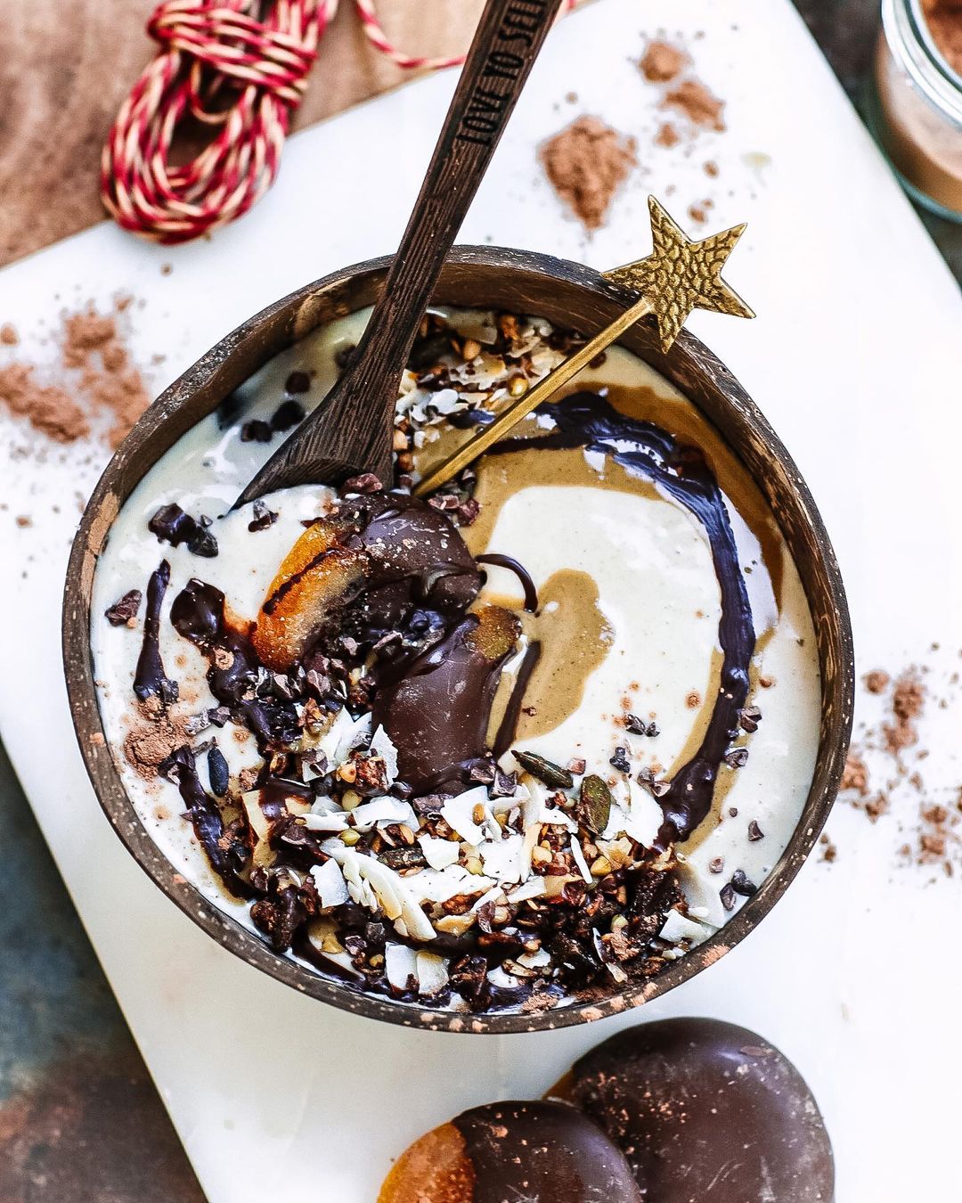 Creamy Vanilla Tahini Smoothie Bowl Breakfast
