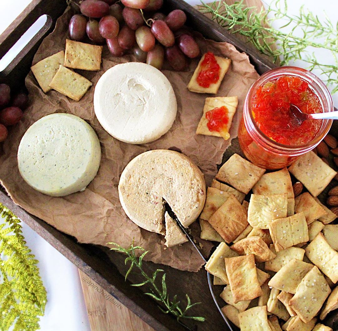 Easy Fancy Crackers and Cheese Board