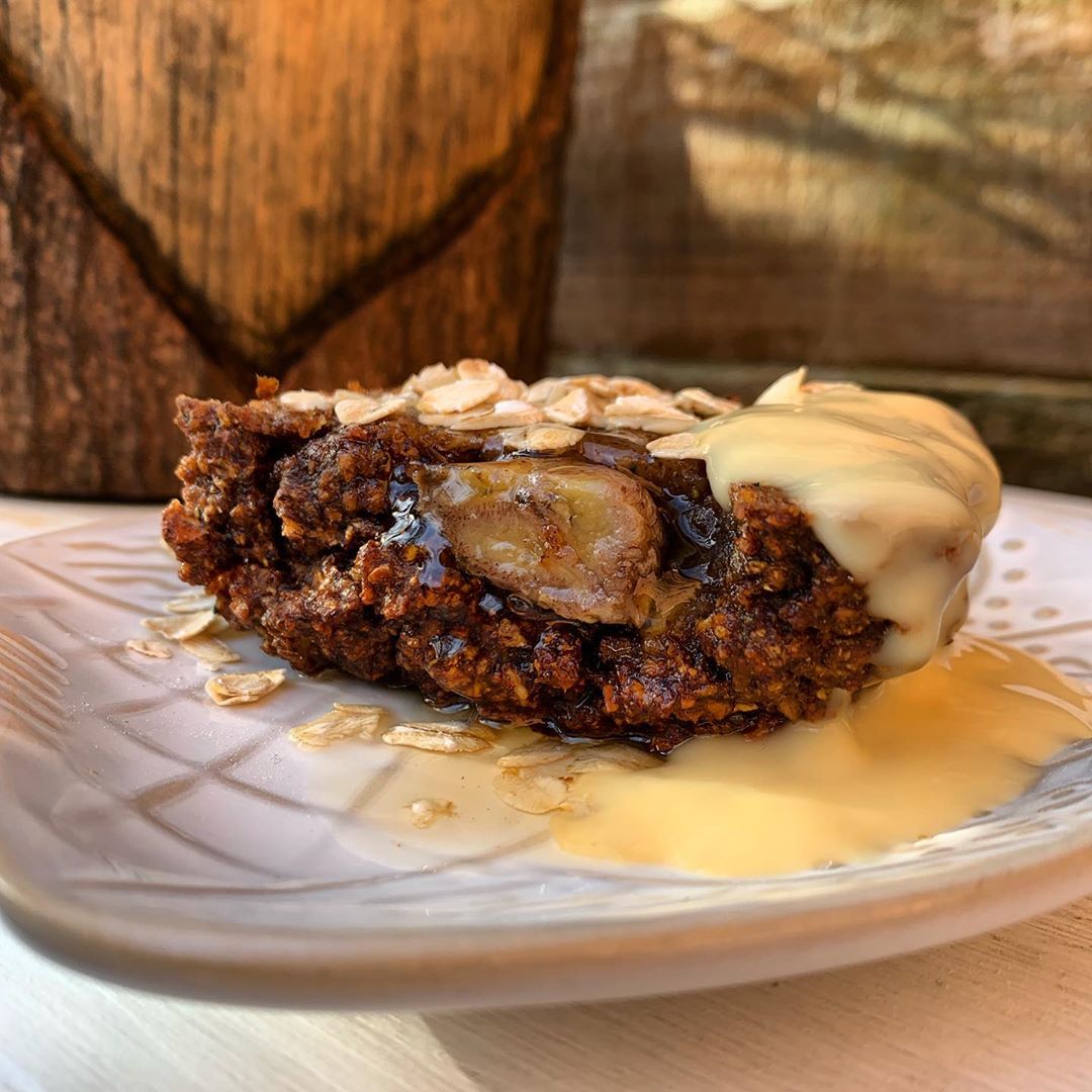 Banana and Custard Baked Oats